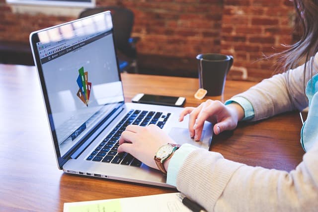 Comment élaborer un plan de communication d'urgence efficace